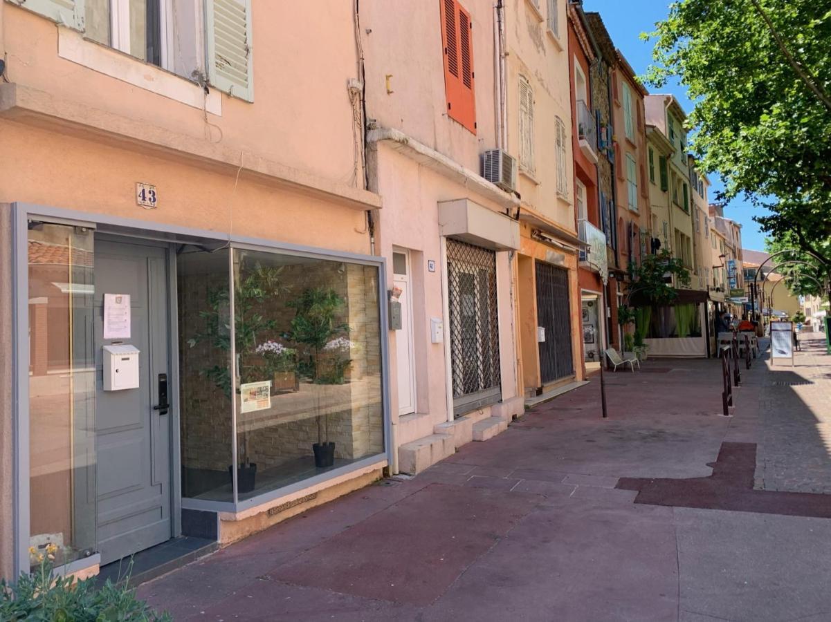 Mon petit nid d'amour au cœur historique de Fréjus Exterior foto
